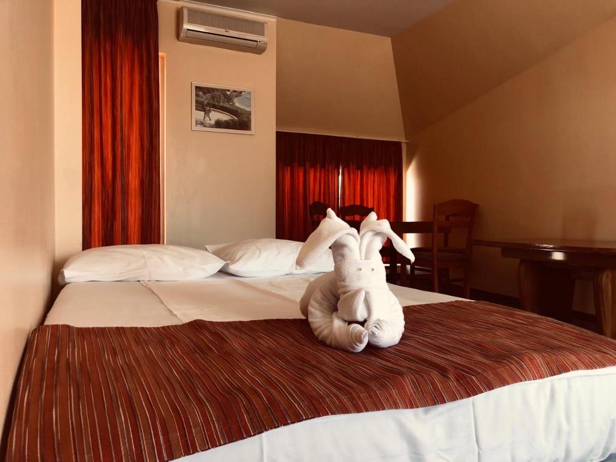 Family Hotel Deja Vu Ravda Exteriér fotografie
