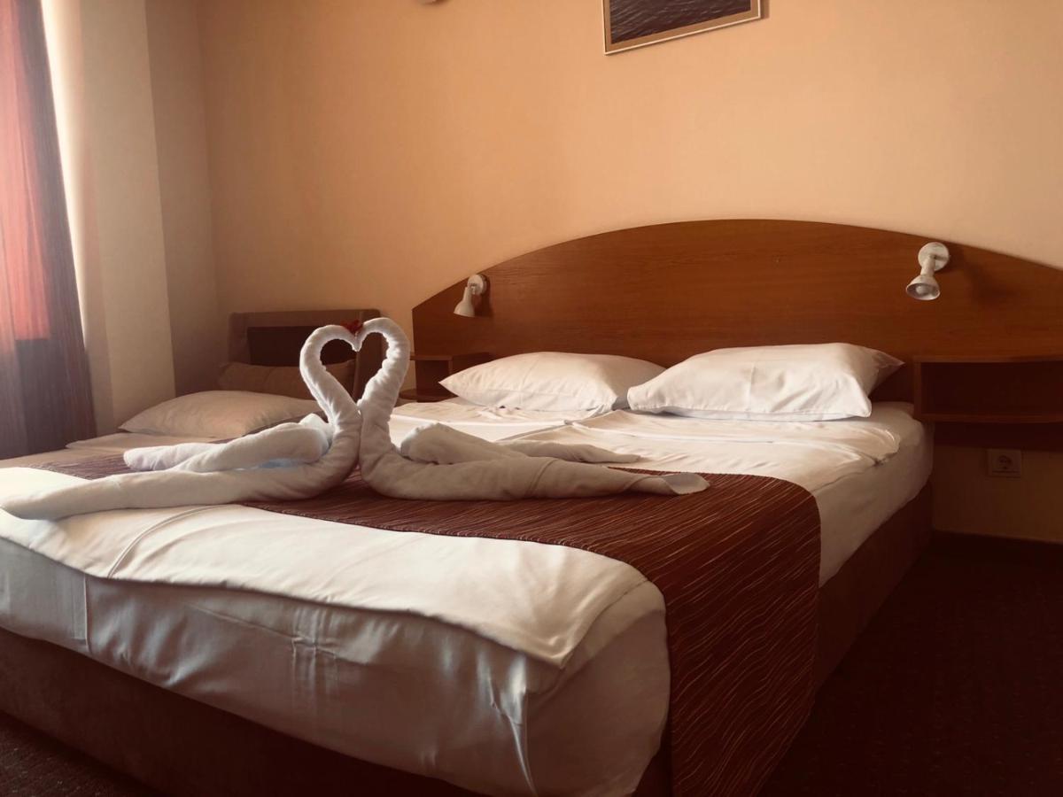 Family Hotel Deja Vu Ravda Exteriér fotografie
